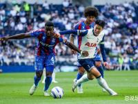 爱游戏平台官方官网-巴萨技术犯规送分，海港主帅怒摔战术板！！