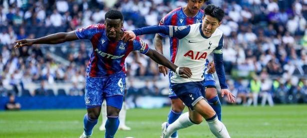 爱游戏平台官方官网-巴萨技术犯规送分，海港主帅怒摔战术板！！