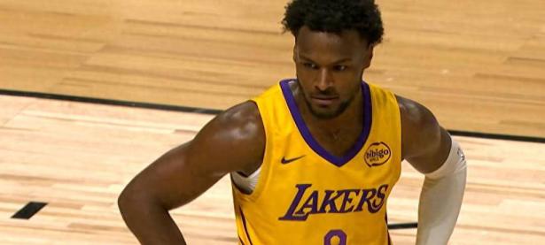 爱游戏平台官网下载-湖人球员公开质疑裁判判罚尺度，引争议，可以作者.