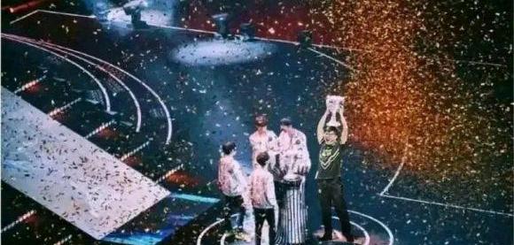 爱游戏平台官方官网-Uzi焦点对战，C罗与40激战FPX分钟，刷新纪录胜负难料！